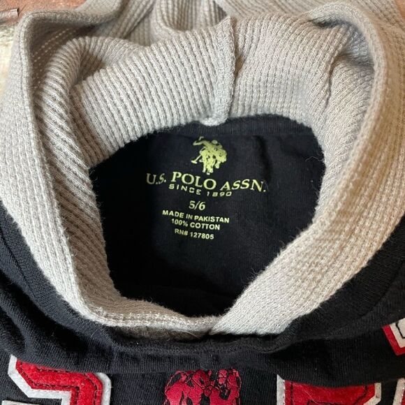 5 forĀ $25š„U.S. PoloāAssn. Grey Long Sleeve Hooded T-Shirt Sizeā5/6 - Picture 2 of 4